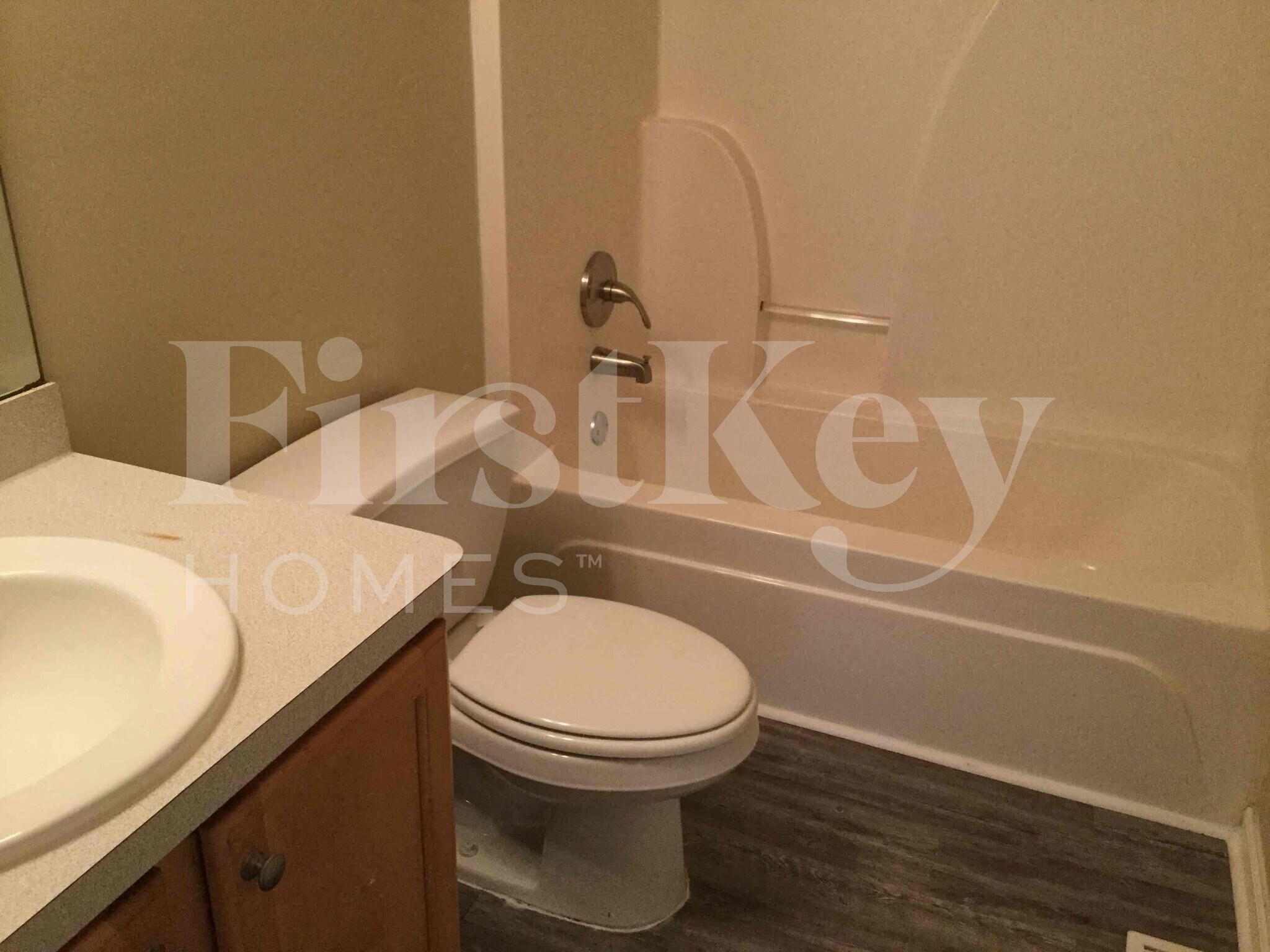 Building Photo - 200 Fairview Chase Rd