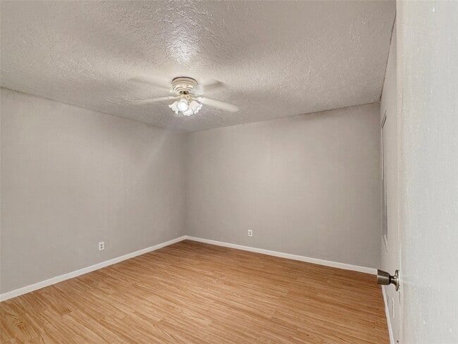 Building Photo - 2021 Spenwick Dr