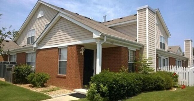 Building Photo - 2 bedroom/2 bathroom- Westgate at Williamsburg