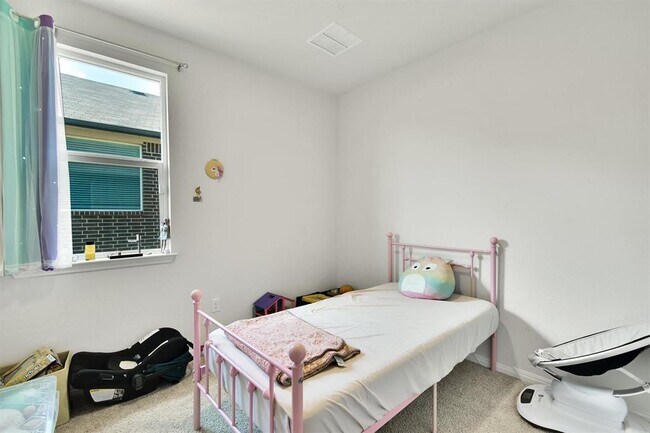 Building Photo - 116 Charles Trl