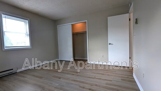 Building Photo - 35 Parkwood St
