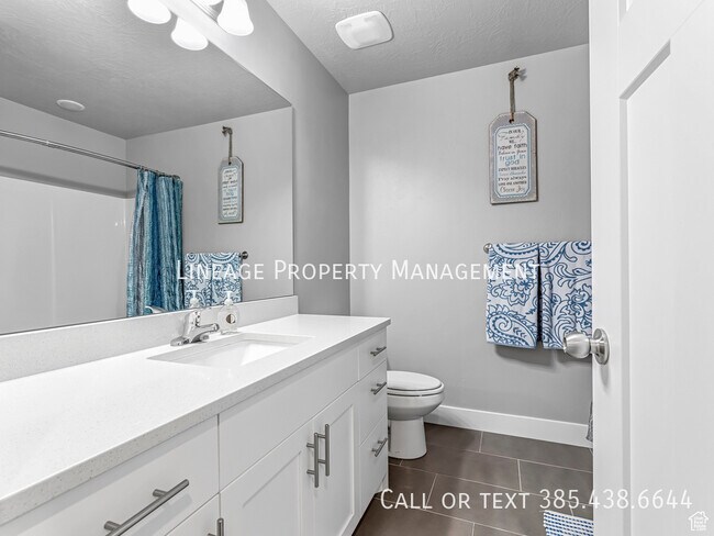 Building Photo - 10855 N Sandstone Way