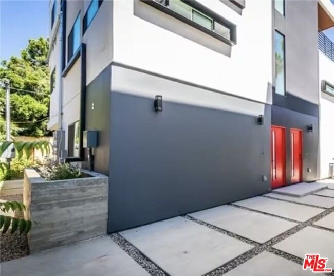 Building Photo - 5638 Woodman Ave