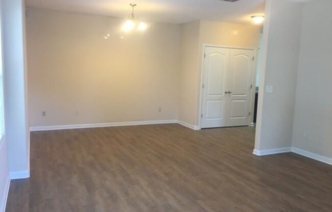 Building Photo - BRIDGEWATER HOME! PRE-LEASING FOR AUGUST 1 2026!