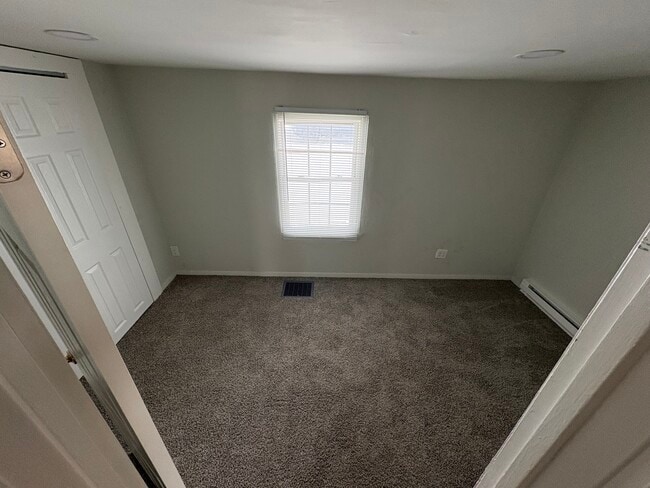 Building Photo - 8 Seawanhaka Ave