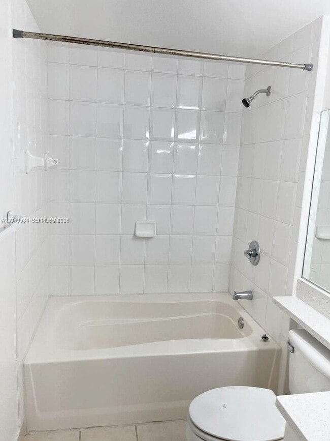 Building Photo - 7930 N Nob Hill Rd