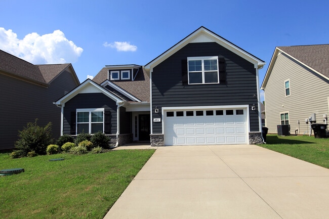 Building Photo - 2431 Hollis Dr