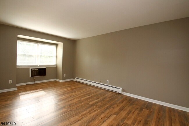 Building Photo - 515 Andria Ave