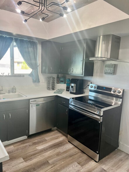 Building Photo - 2688 Daytona Ave