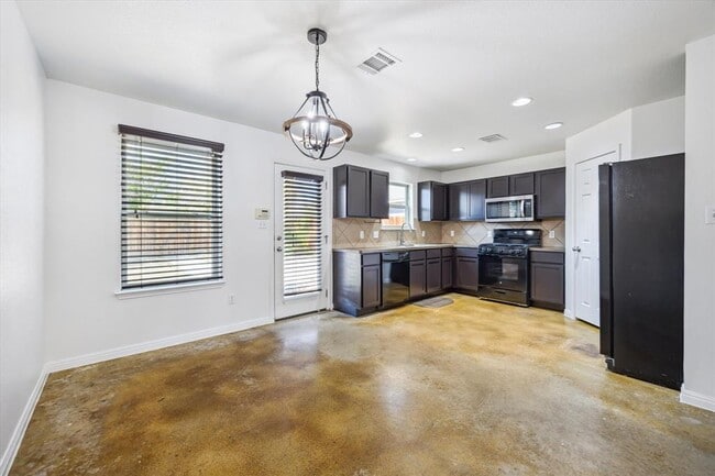 Building Photo - 4512 Senda Ln