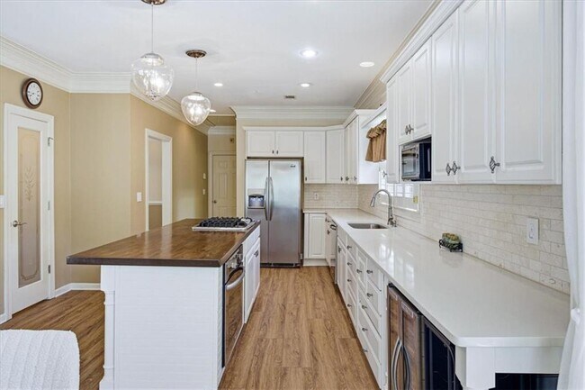 Building Photo - 210 Masters View Ct
