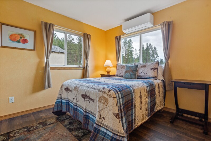 Building Photo - 670 Riverside Rd