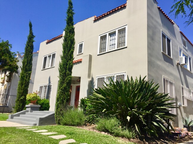 Primary Photo - 156 S Catalina St