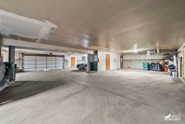 Building Photo - 7242 Foxridge Cir