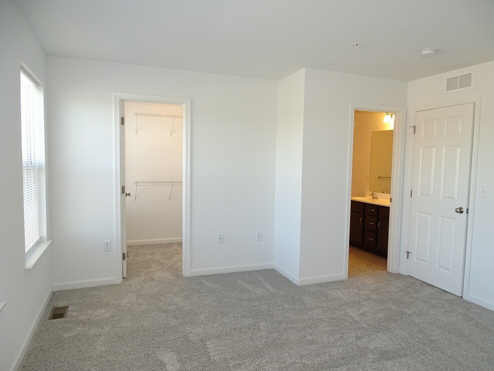 Building Photo - 22 Glenbrook Ct