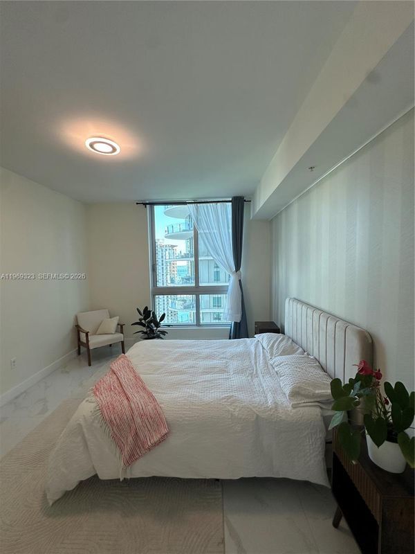 Building Photo - 300 S Biscayne Blvd