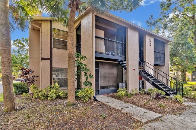 Building Photo - Beautiful 2/2 Condo close to the Orlando International Airport. 1st floor.