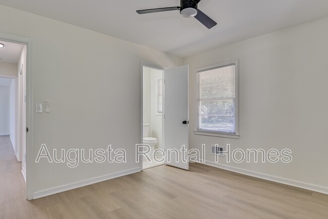 Building Photo - 2618 Providence Ct