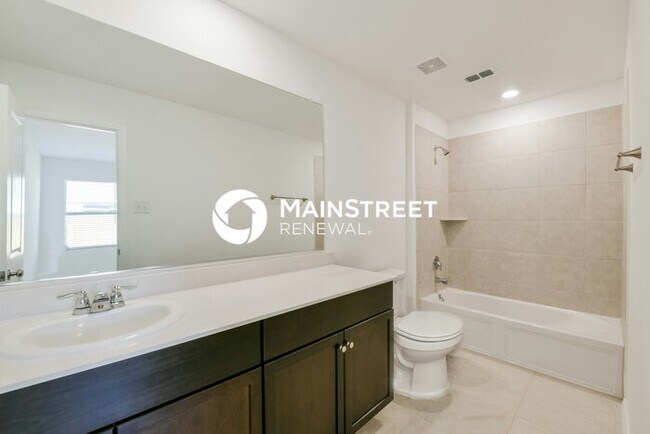 Building Photo - 3 Bedroom Pet-Friendly Home in Fort Worth, TX with Main Street Renewal