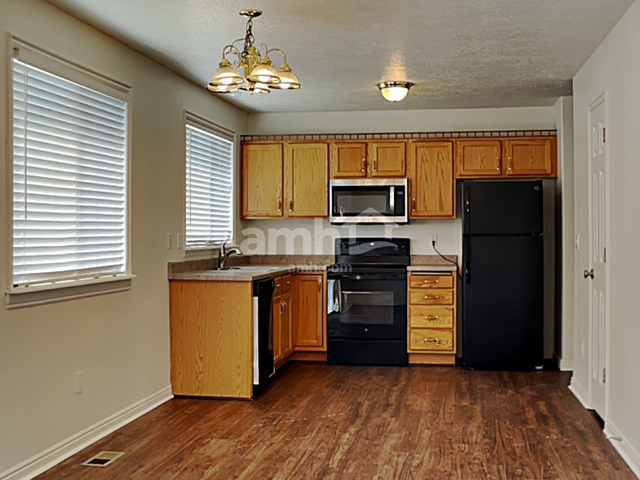Building Photo - 468 E 1480 N
