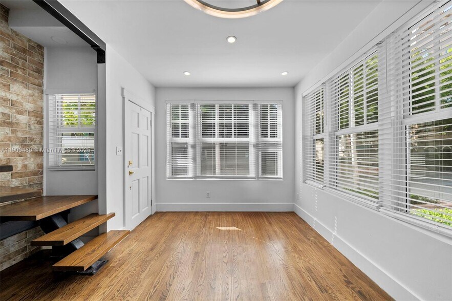 Building Photo - 739 2nd St