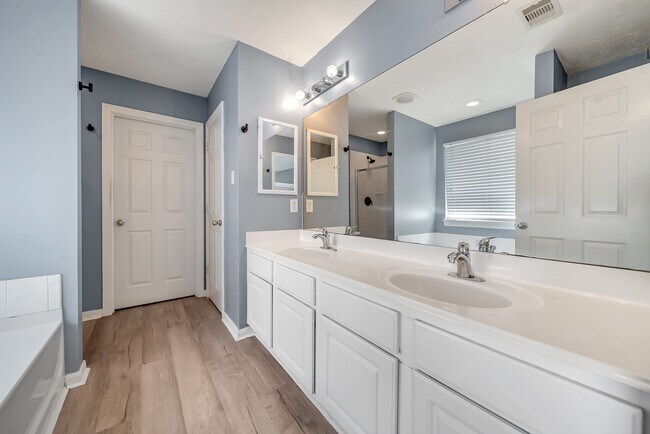 Building Photo - 16393 Ryan Guinn Way