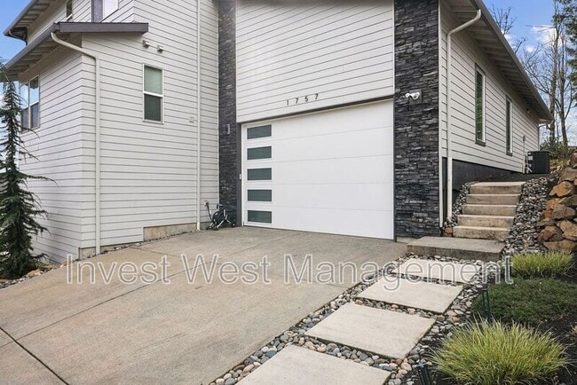 Building Photo - 1757 N Columbia Ridge Way
