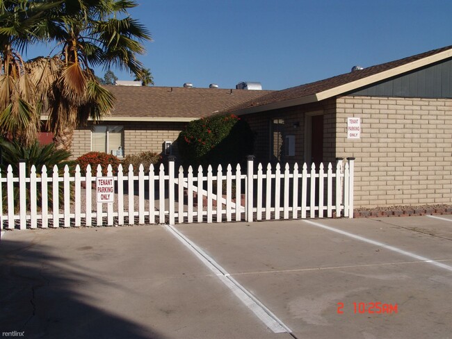 Building Photo - 2 br, 1 bath 4plex - 4708 East Caballero S...