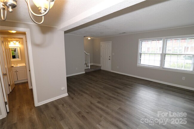 Building Photo - 6248 Old Pineville Rd