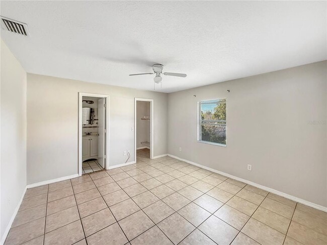 Building Photo - 518 Providence Blvd