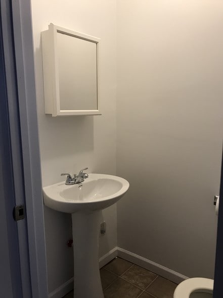 Half Bath / Powder Room - 2203 5th Ave