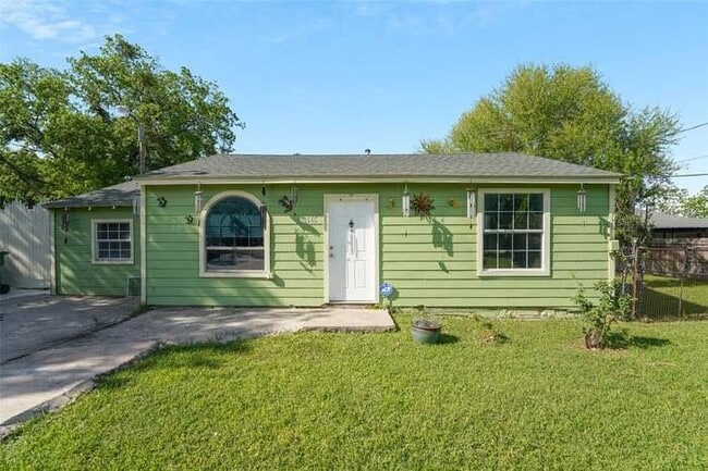 Building Photo - 11405 Blossom Cir