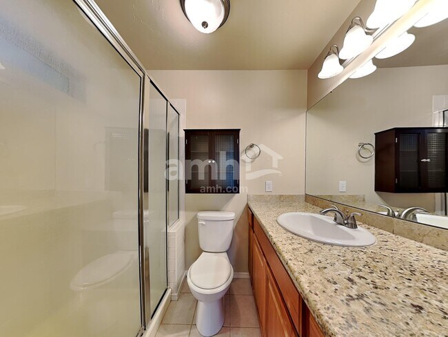 Building Photo - 1745 W McGlinchey St