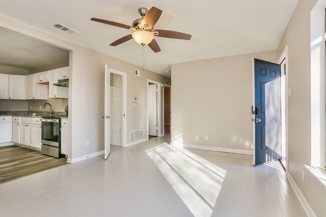 Building Photo - 30 Eaton Dr