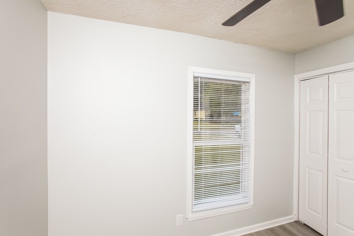 Building Photo - 524 Parlock Rd