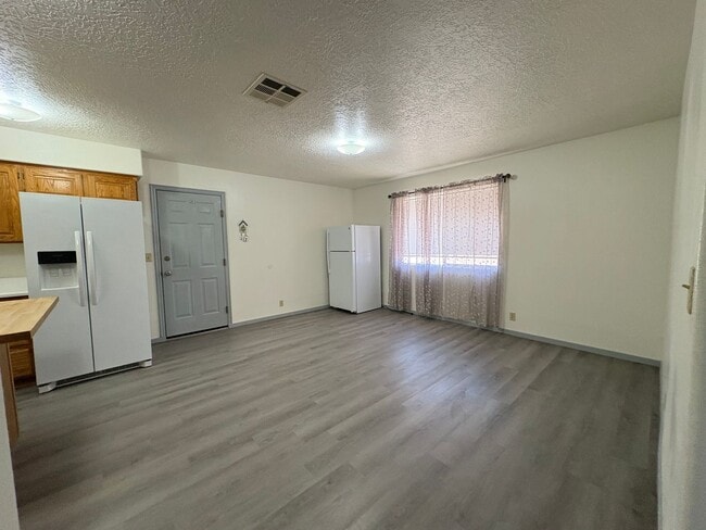 Building Photo - Enoch House Available For Rent