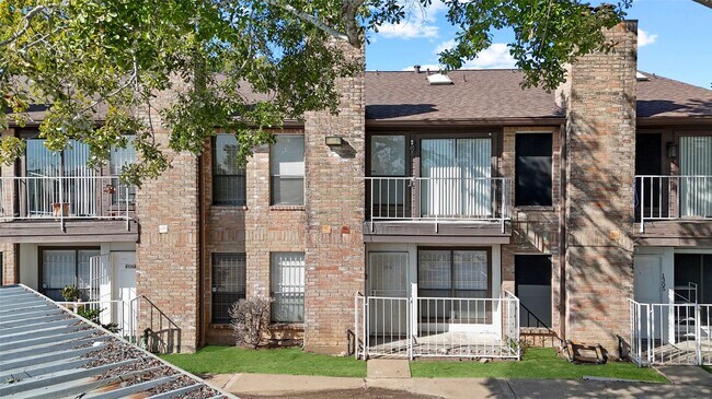 Building Photo - 6633 W Airport Blvd