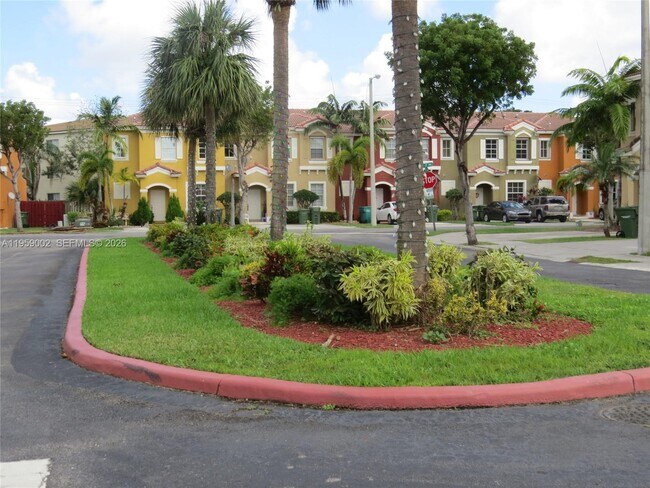 Building Photo - 741 SE 2nd St