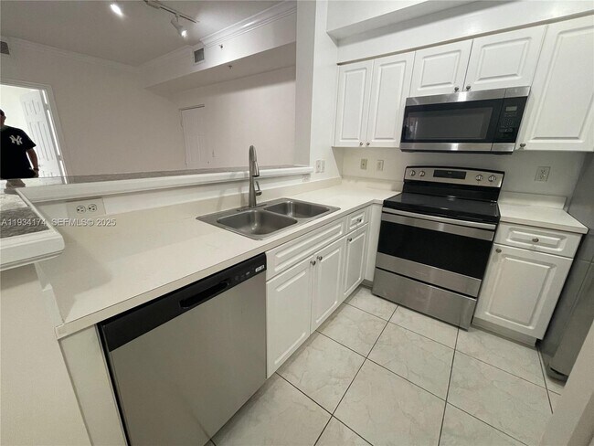 Building Photo - 6851 SW 44th St