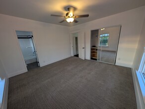 Building Photo - 208 D Ave