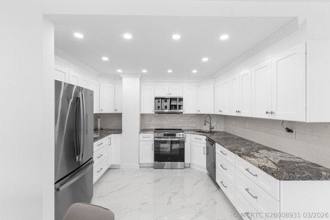 Building Photo - 3800 Galt Ocean Dr