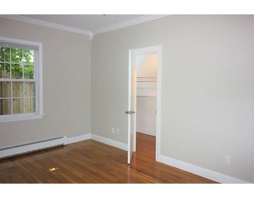 Building Photo - 130 Pine St