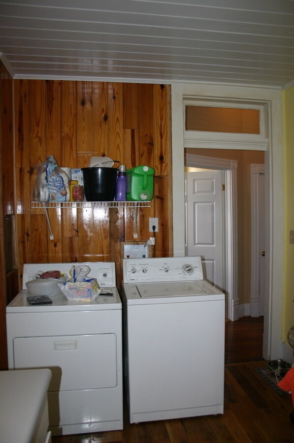 Building Photo - 3809 Elkins Ave