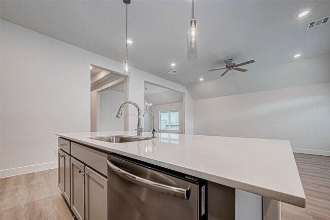 Building Photo - 4934 Finns Lndg St