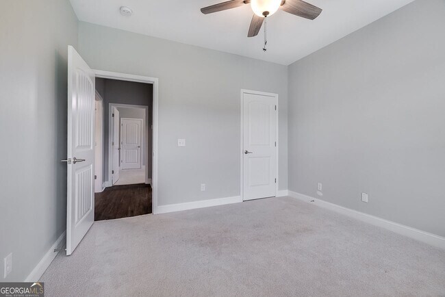 Building Photo - 37 Scarlet Maple Ln