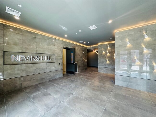 Building Photo - 1 Nevins Hl Wy