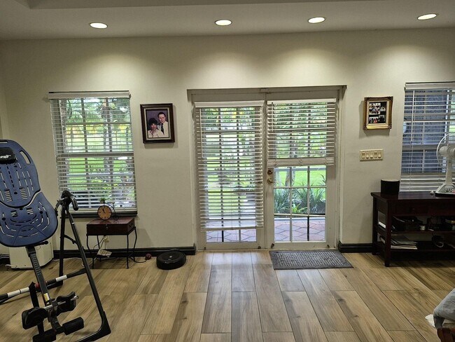 Building Photo - 11081 SW 30th Ct