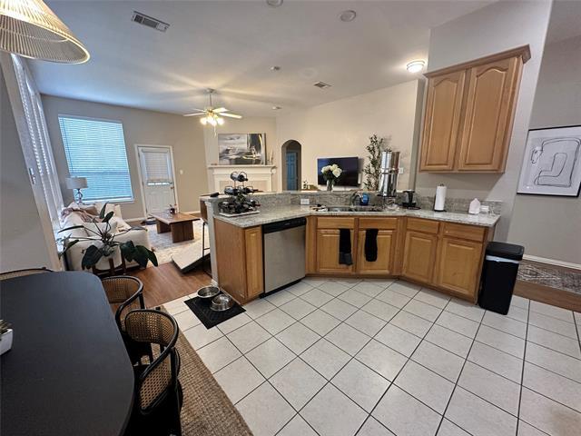 Building Photo - 2450 Streamside Ct