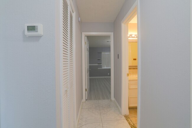 Building Photo - 3118 Flamborough Dr