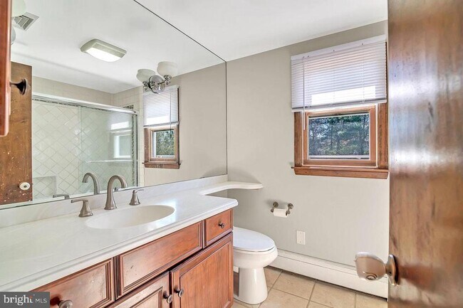 Building Photo - 32 Cranbury Rd